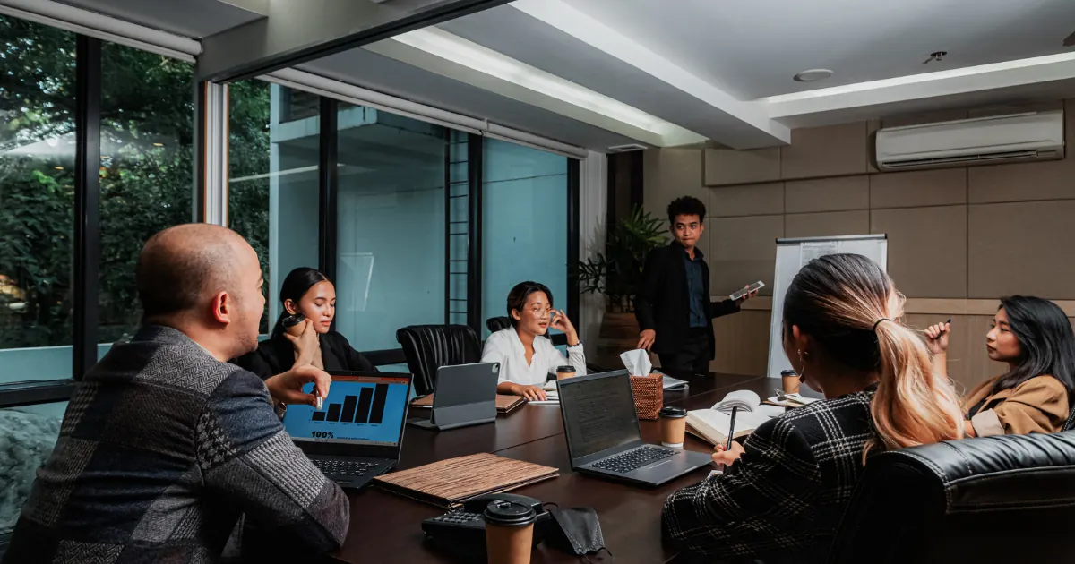Salle de réunion d'entreprise où se déroulent les missions de direction de transition Stratlane